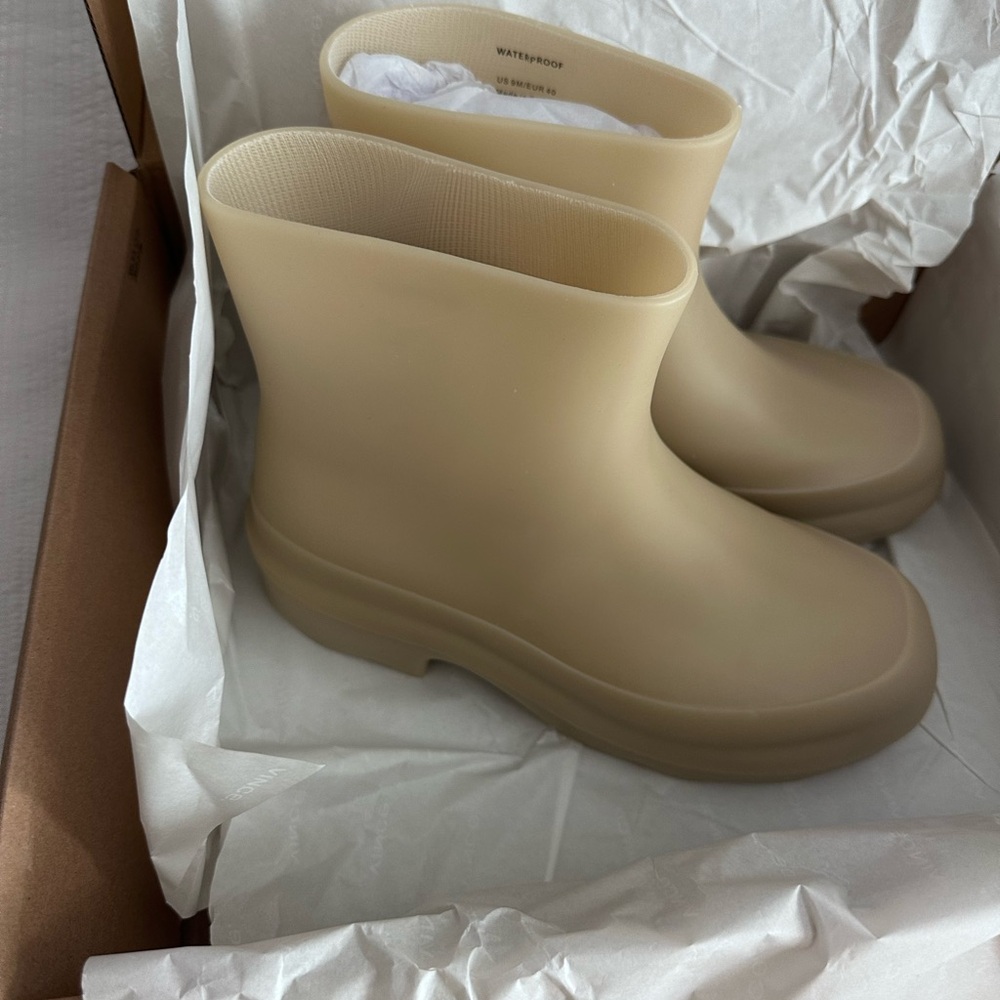 Vince Women's Tan Winter Boots